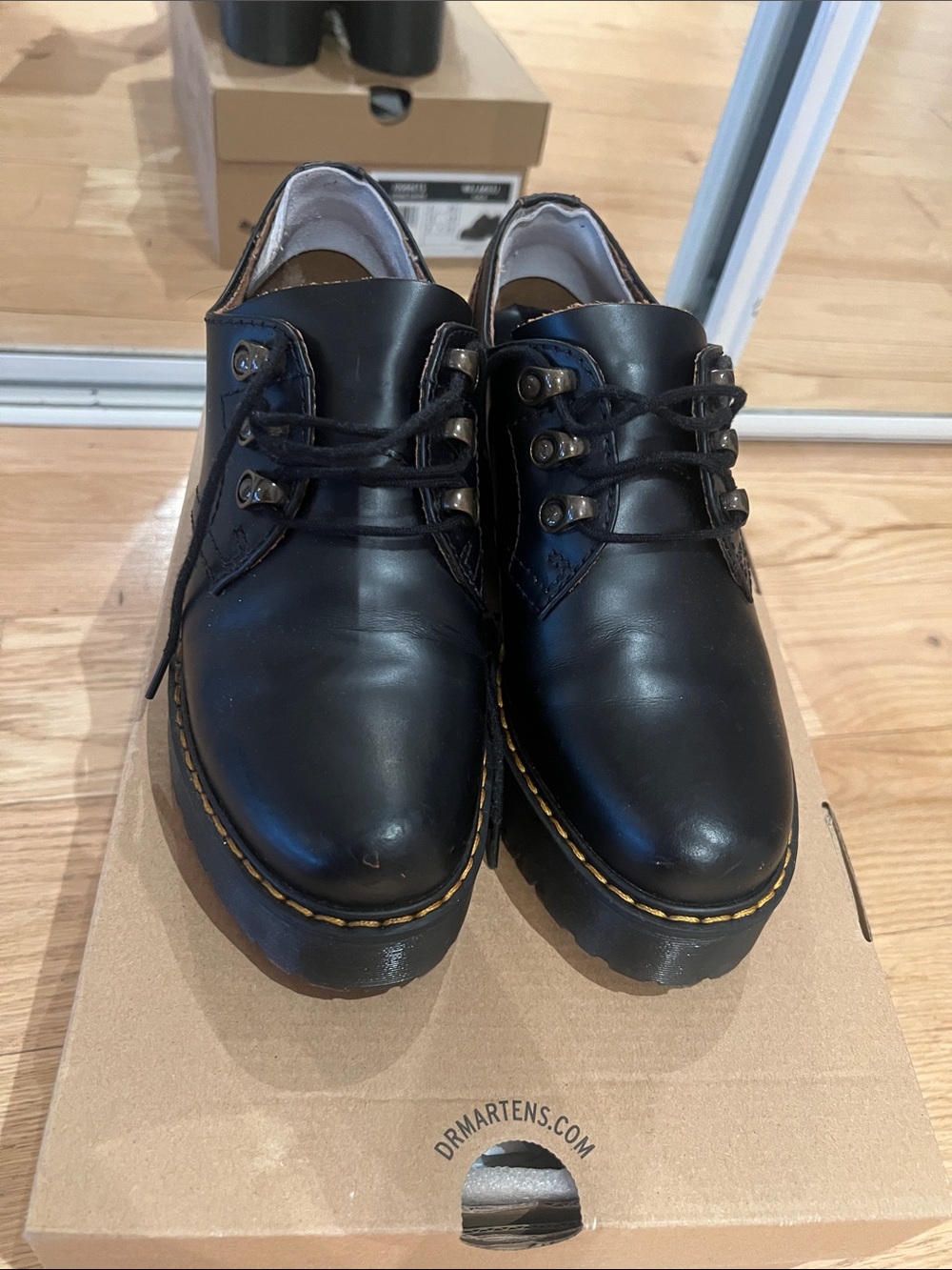 Dr. Martens Women's Black Leather Lace-Up Oxfords Leona Low platform